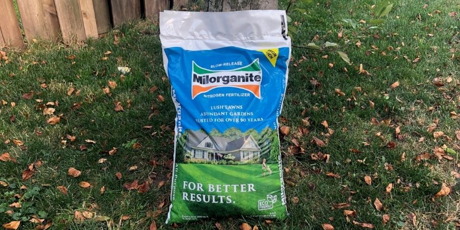 bag of milorganite fertilizer on lawn