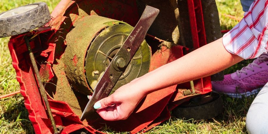 Sharpen Mower Blades in the Summer